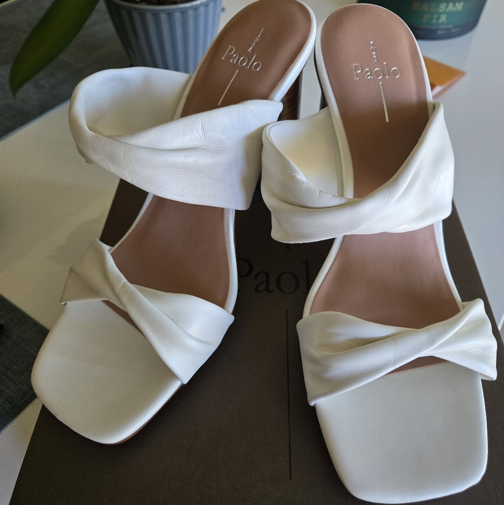 Linea paolo sandals 9 1/2 genuine leather white